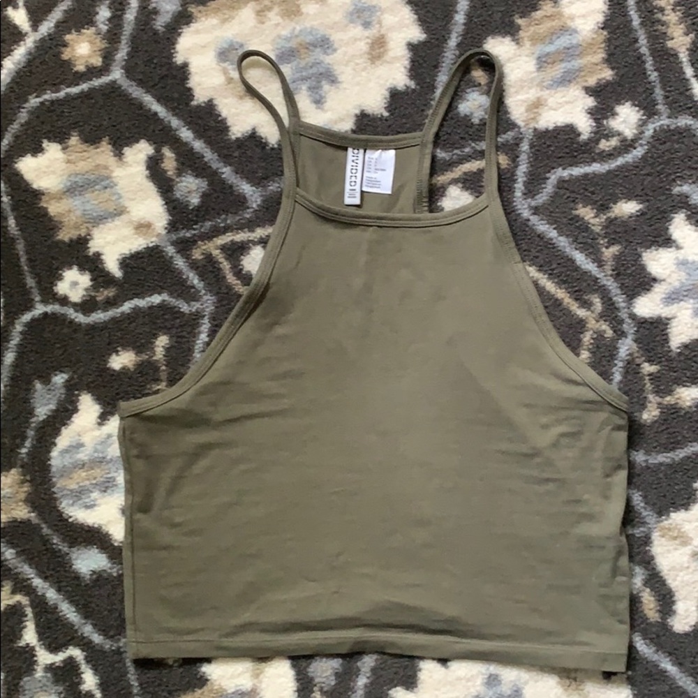 H&M divides tank top size Small
